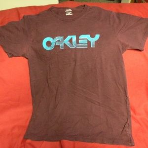 OAKLEY tshirt